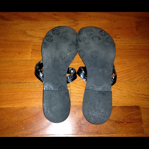 ⛔SOLD⛔ Tory Burch "Miller" Patent Sandals - Picture 4 of 4