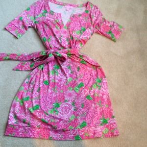 Silk Lilly Pulitzer dress.  Dress size 6.