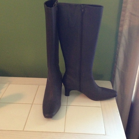 **SOLD!** Knee high boots brown