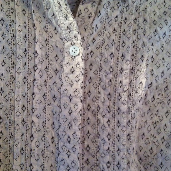 Eyelet button up - Picture 2 of 2