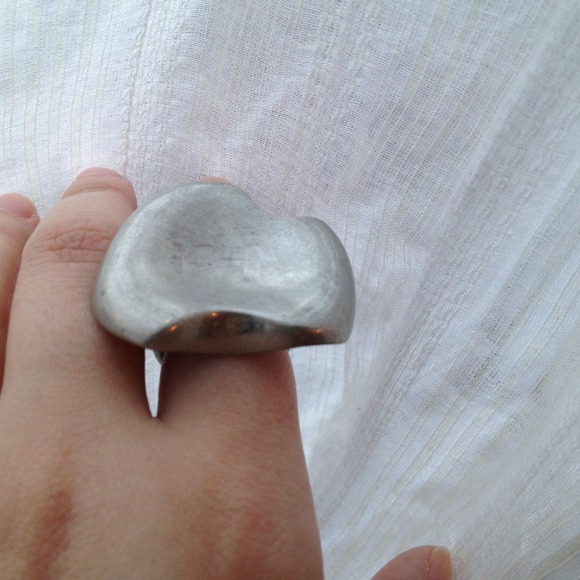 ✨ REDUCED ✨Wave Ring - Picture 2 of 4