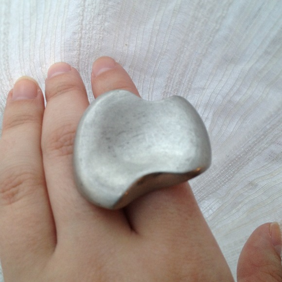 ✨ REDUCED ✨Wave Ring - Picture 3 of 4