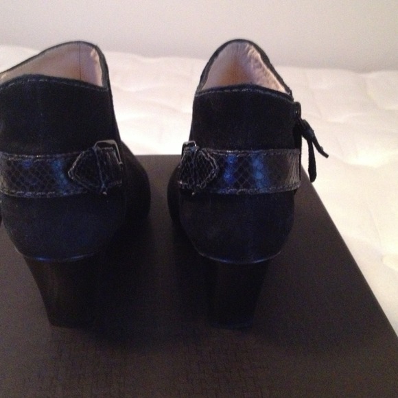 🌀REDUCED🌀Stephanie air chukka booties - Picture 3 of 4