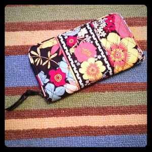 Vera Bradley Accordion Wallet "Happy Snails"