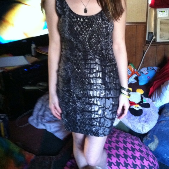 No boundaries short fabric plated dress