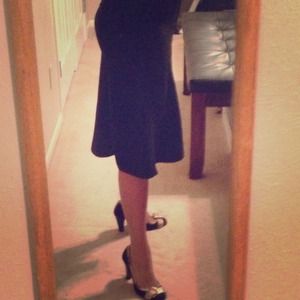 Black A-Line Size 6 side zip polyester flare skirt