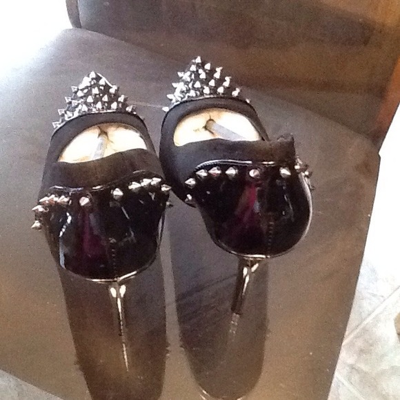 Spike - Picture 2 of 4