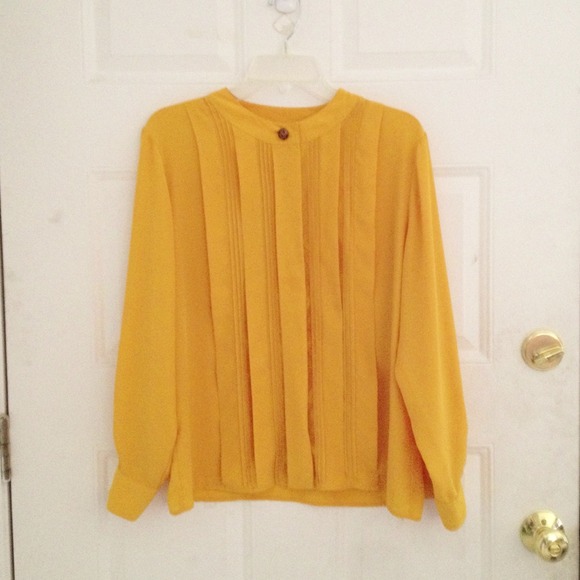 🎀BUNDLED🎀Vintage Mustard Pleated Blouse