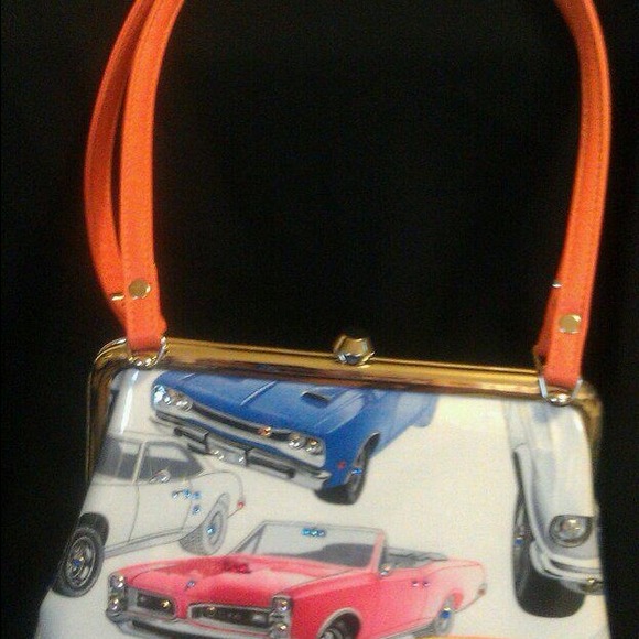 M. Andonia Classic Car Purse - Picture 2 of 4