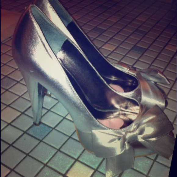 Silver Paris Hilton Bow Heels