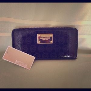 SOLD!!!!!Authentic Michael Kors Wallet