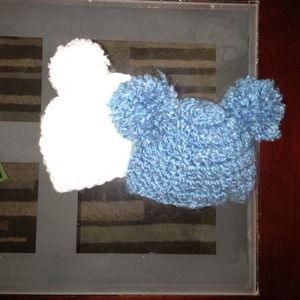 SOLD 💢 Newborn Handmade Knit Hats