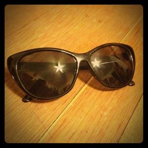 Cat eye sunglasses