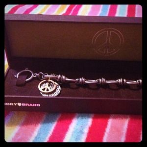 TRADE - Lucky Brand peace charm bracelet ✌