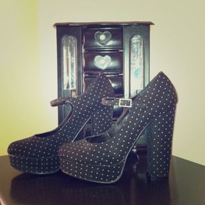 Pin Up Girl Style Black and White Polka Dot Heels