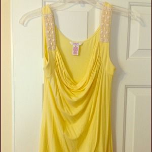 Cute yellow tank top! :)