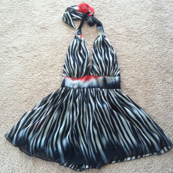 🌟TRADED🌟 @dev0212 Flowy halter top