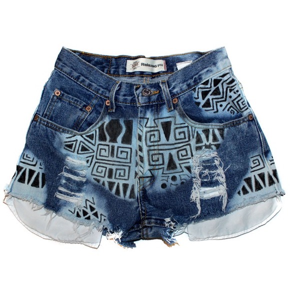 HIGH WAISTED LEVI DENIM SHORTS