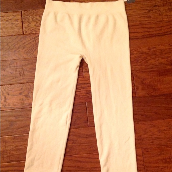 🚫SOLD🚫Cream/ Beige Leggings