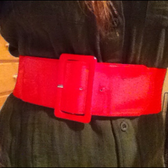 Stretchy red belt
