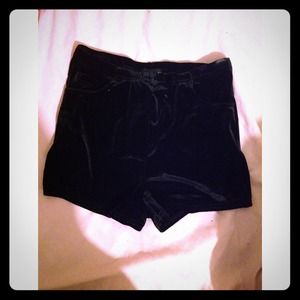 Vans high wasted velvet shorts NWT