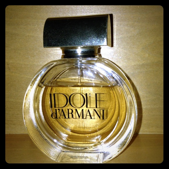 Idole d'Armani