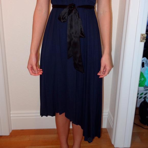 Dark blue dress with satin tie - Picture 2 of 3