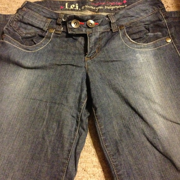 Wide leg L.E.I size 3