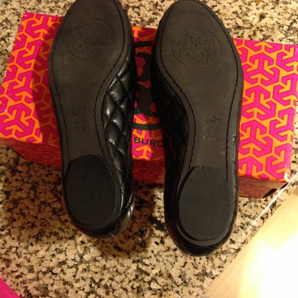 💢SOLD💢Authentic Tory burch Kaitlin flats - Picture 3 of 4