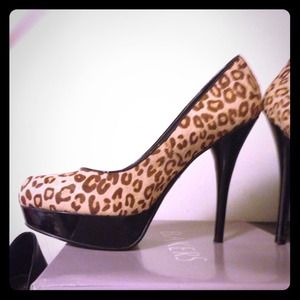 ✨✨very New Price✨✨Leopard print stiletto