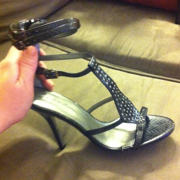 🔻Reduced🔻💋Sexy Studded Stilettos! - Picture 2 of 4