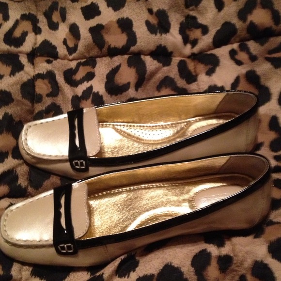 Sperry - Picture 2 of 3