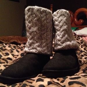 Ugg boots 👢reserved for Maggie Mae 4👢