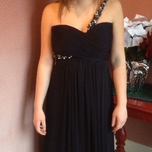 Caché formal dress.