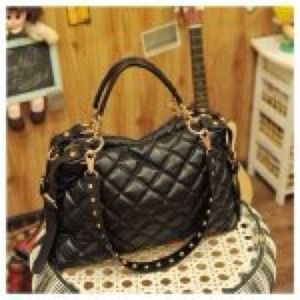 Black rombus stylish handbag