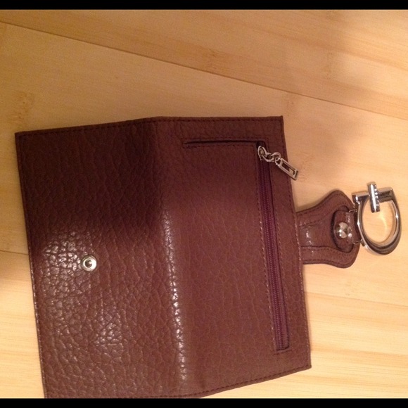 New Guess by Marciano brown wallet. Authentic. - Picture 2 of 3