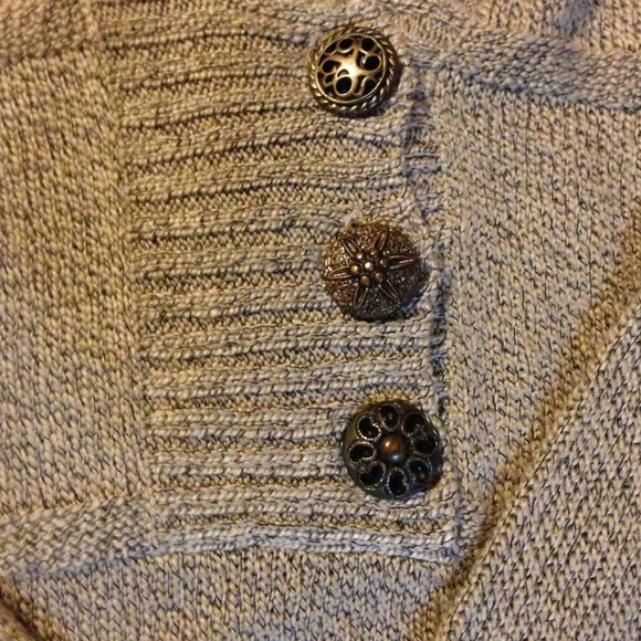 💥✨SOLD💥✨BKE size medium sweater - Picture 2 of 2