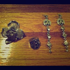 Jewelry bundle!! Great deal!