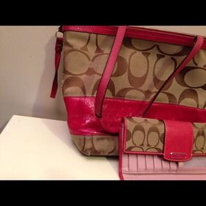 Coach handbag w wallet