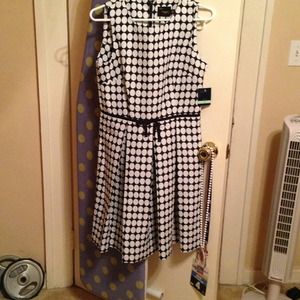 NWT Just Taylor Black & White polka dot dress. Sz8
