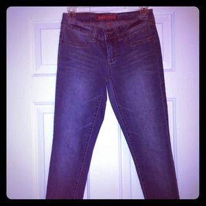 Size 2R Elle skinny jeans!