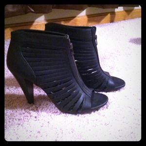 SOLD Unlisted A Kenneth Cole Production Boot