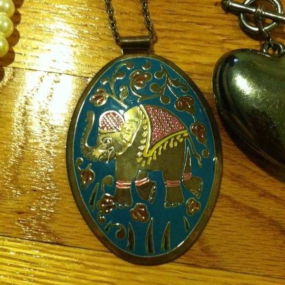 Jewelry bundle!! - Picture 2 of 4