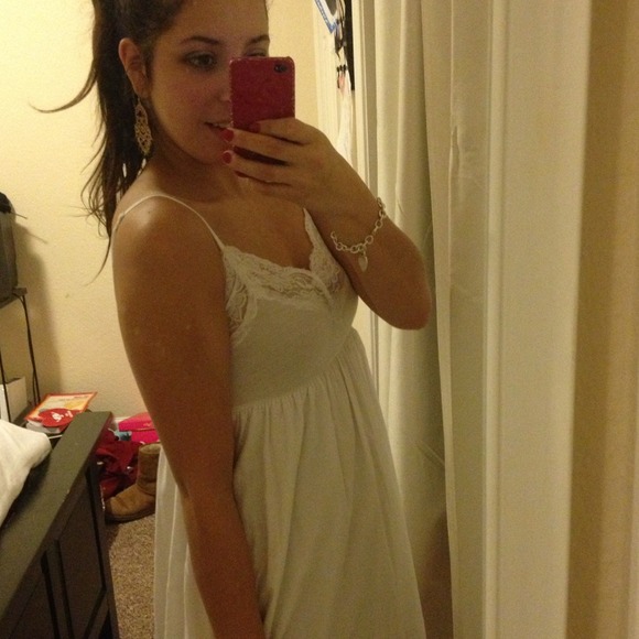 Cotton-on Dress 🎀 - Picture 2 of 3