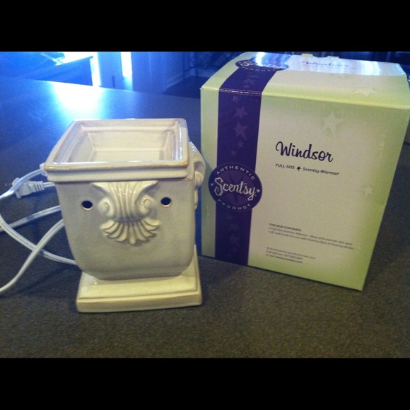 Bundle, Scentsy warmer and 2 bars