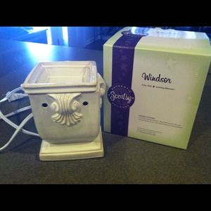 Bundle, Scentsy warmer and 2 bars