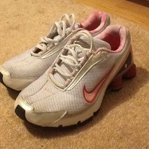 SOLD REDUCED From $80 Nike Shox size 8.0