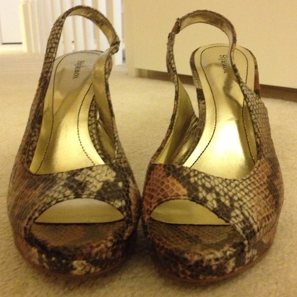🎉🎉 HOST PICK 🎉🎉Snakeskin peep toe heels - Picture 2 of 4