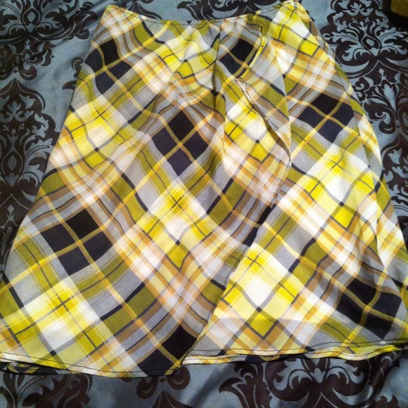 ⚡SOLD⚡Plaid Yellow, Black and Tan Skirt