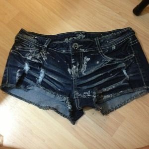 SOLD!!!Short shorts